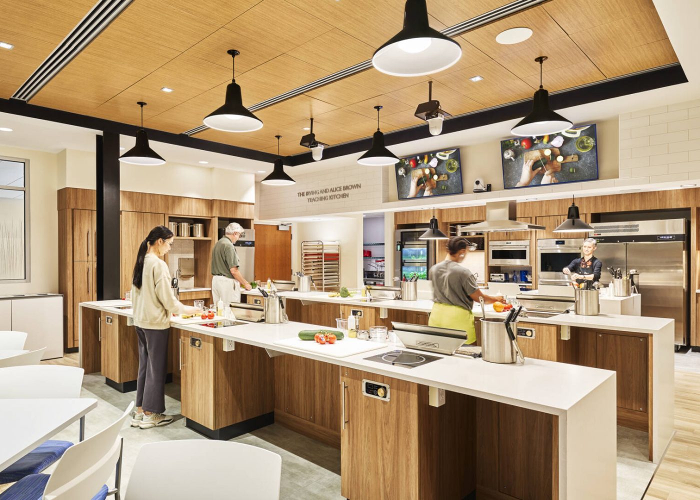 230908_YNHH_8Devine_shot1_0053-1920x1080