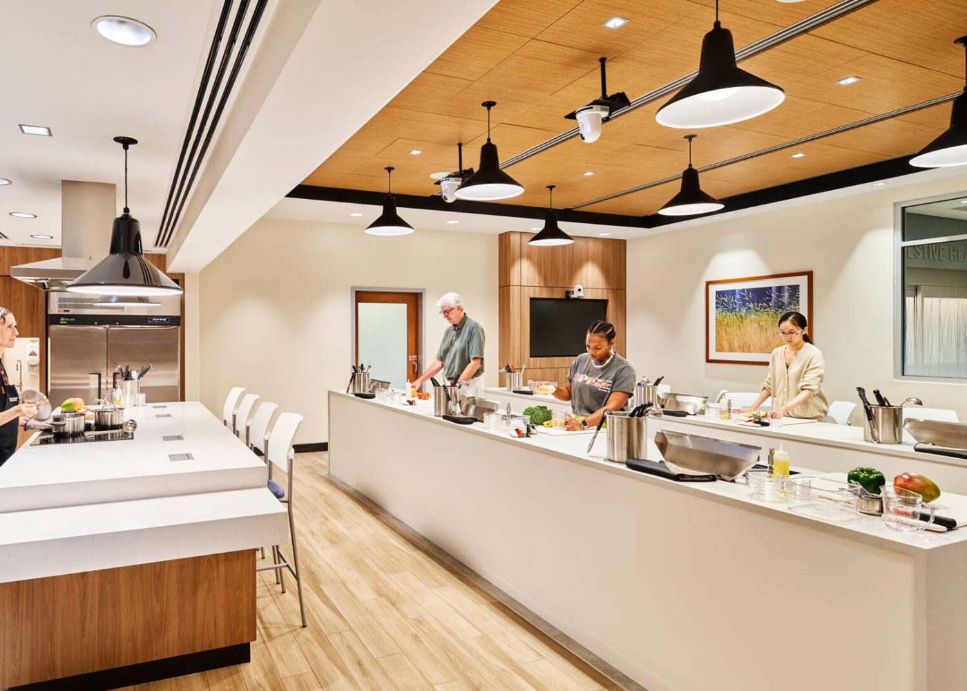 230908_YNHH_8Devine_shot2_0092-1920x1080