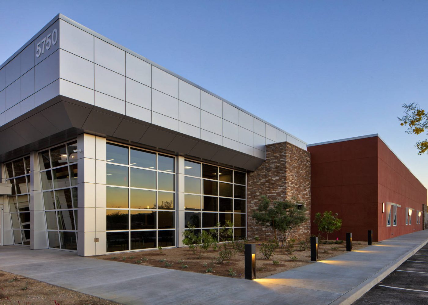 3017024c_N13_e4hweb-1-1592x1080