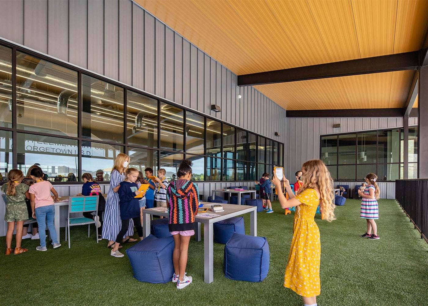 9_Collaboration-Outdoor_Wolf-Ranch-ES_Georgetown-ISD_02_MedRes