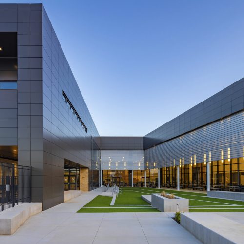 Courtyard_Walker-Middle-School_Little-Elm-ISD_01_medres