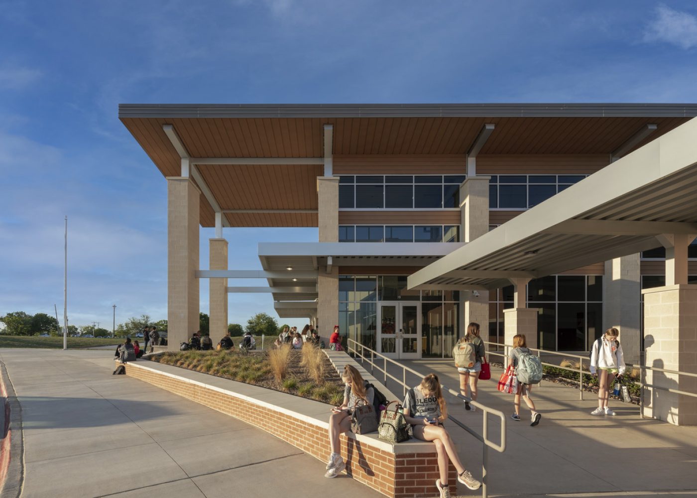 Exterior_Aledo-Middle-School_Aledo-ISD_04_jpg