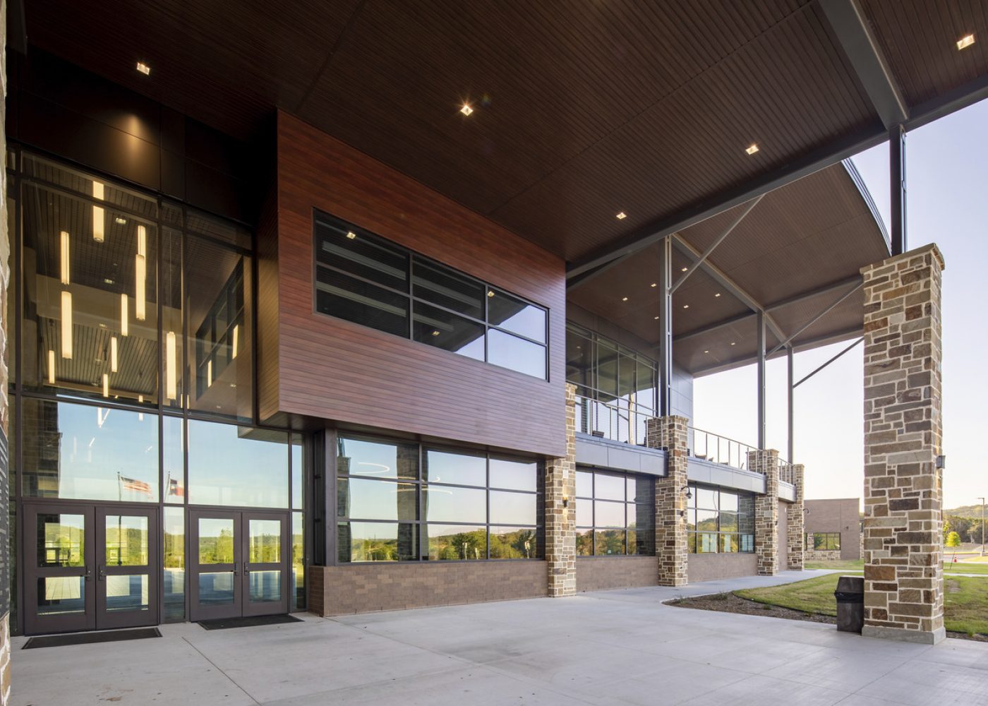 Exterior_Hal-Peterson-MS_Kerrville-ISD_09_jpg