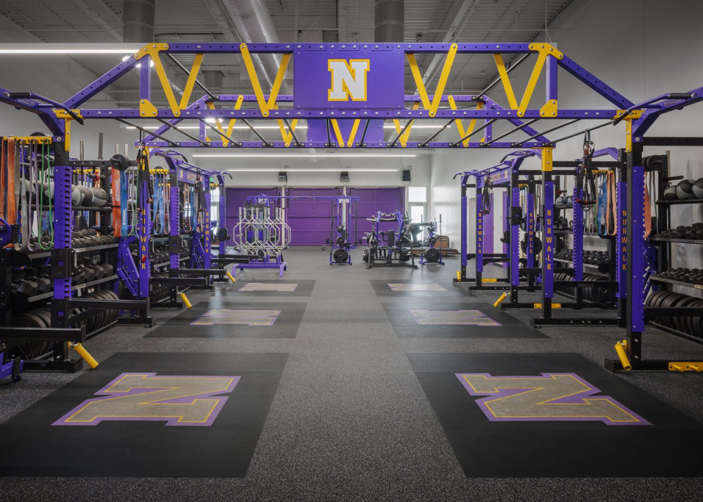 Huckabee_NorwalkHSGym_015_jpg