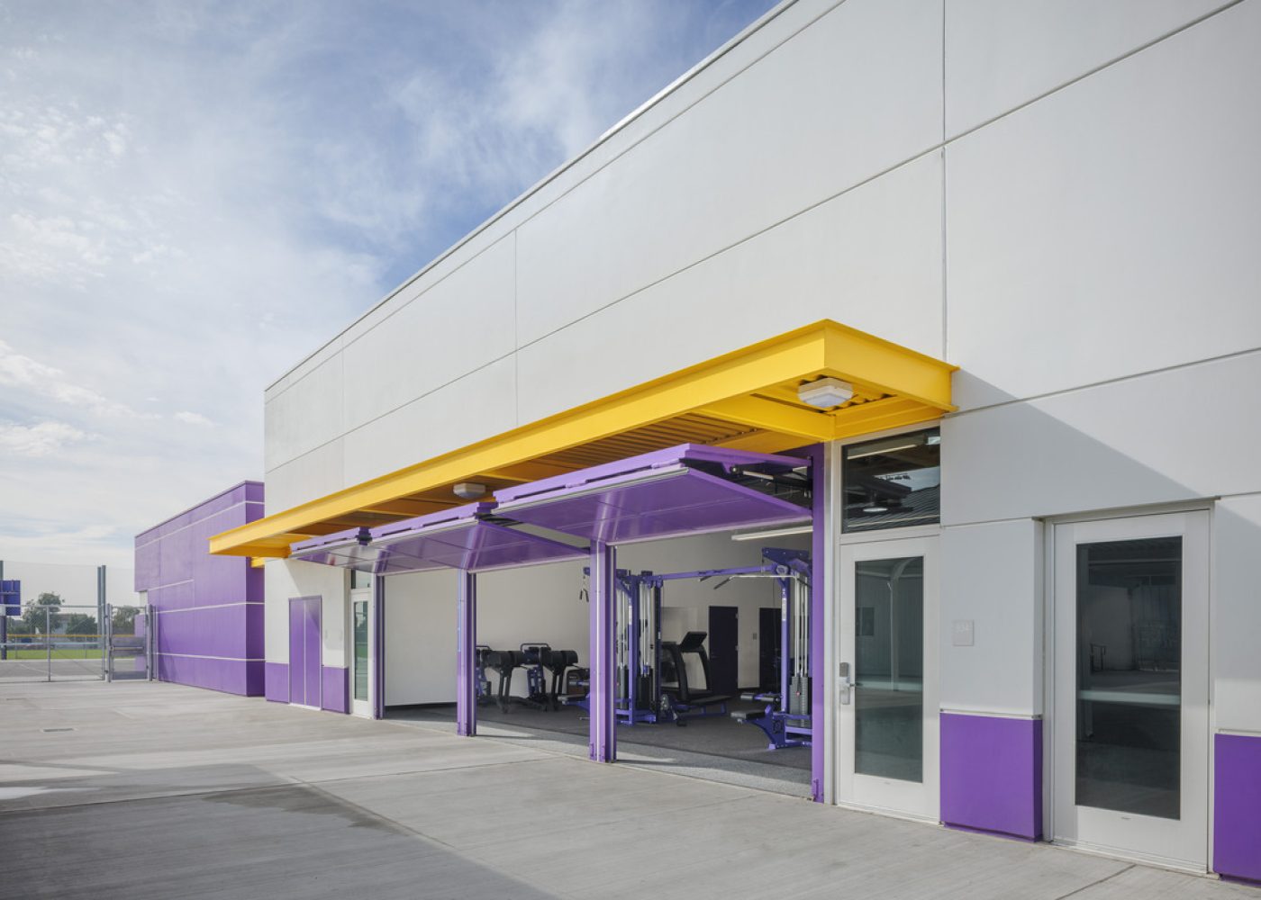 Huckabee_NorwalkHSGym_018_jpg