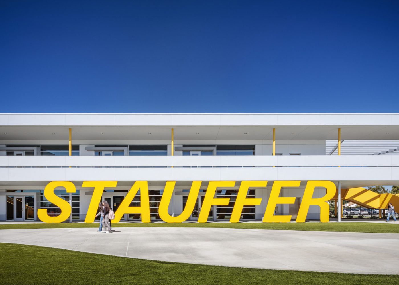 New middle school classroom building on the campus of Stauffer Middle School in Downey, California designed by Huckabee.