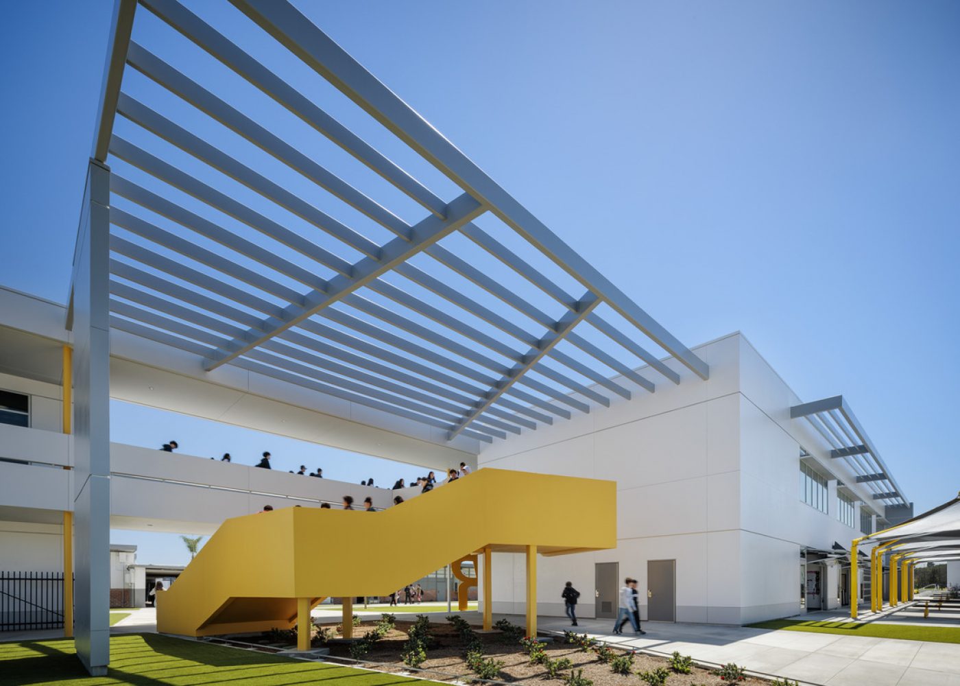 New middle school classroom building on the campus of Stauffer Middle School in Downey, California designed by Huckabee.