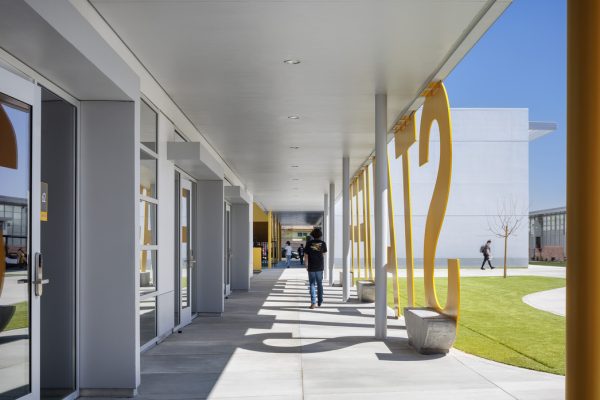 New middle school classroom building on the campus of Stauffer Middle School in Downey, California designed by Huckabee.
