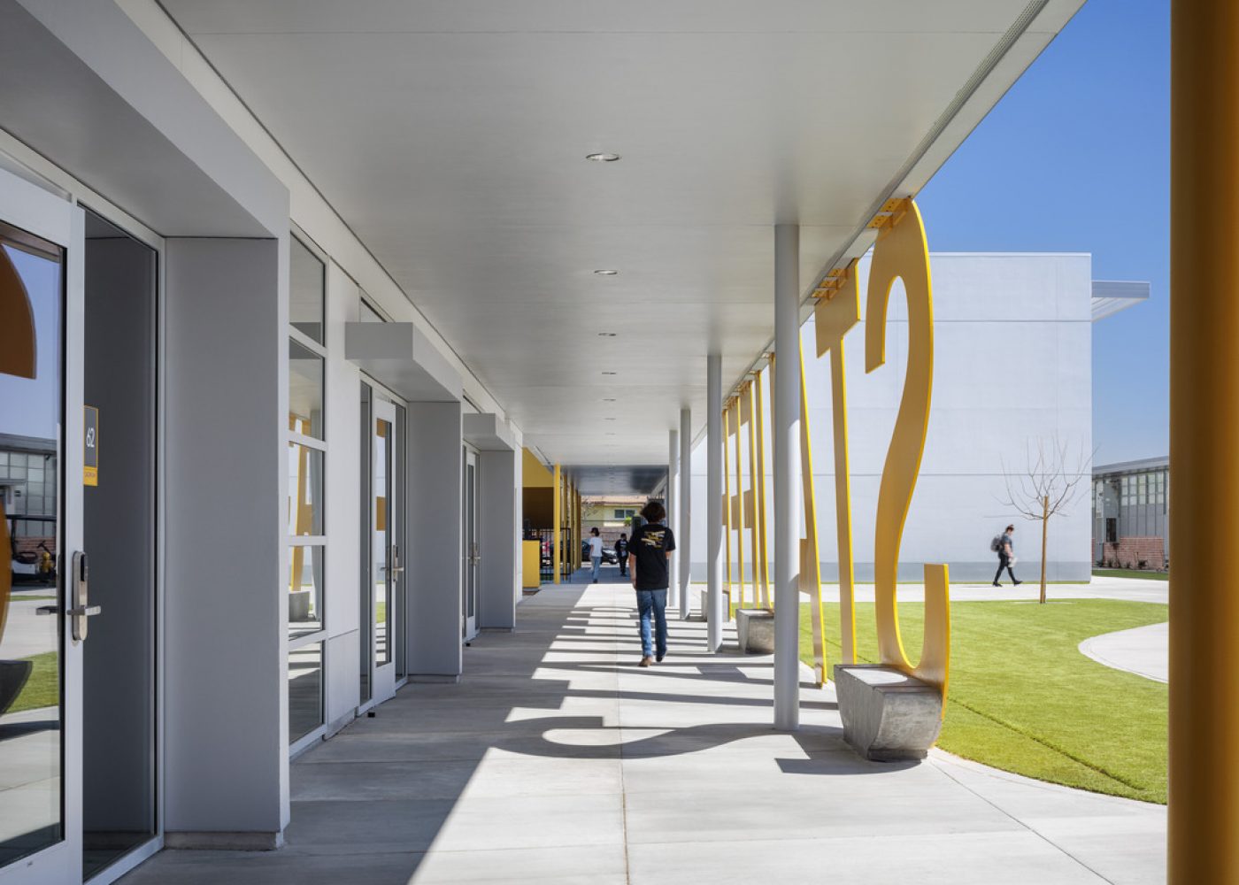 New middle school classroom building on the campus of Stauffer Middle School in Downey, California designed by Huckabee.