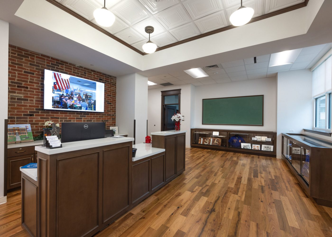 Jarrell_ISD-1916_Admin_Building-2_medres