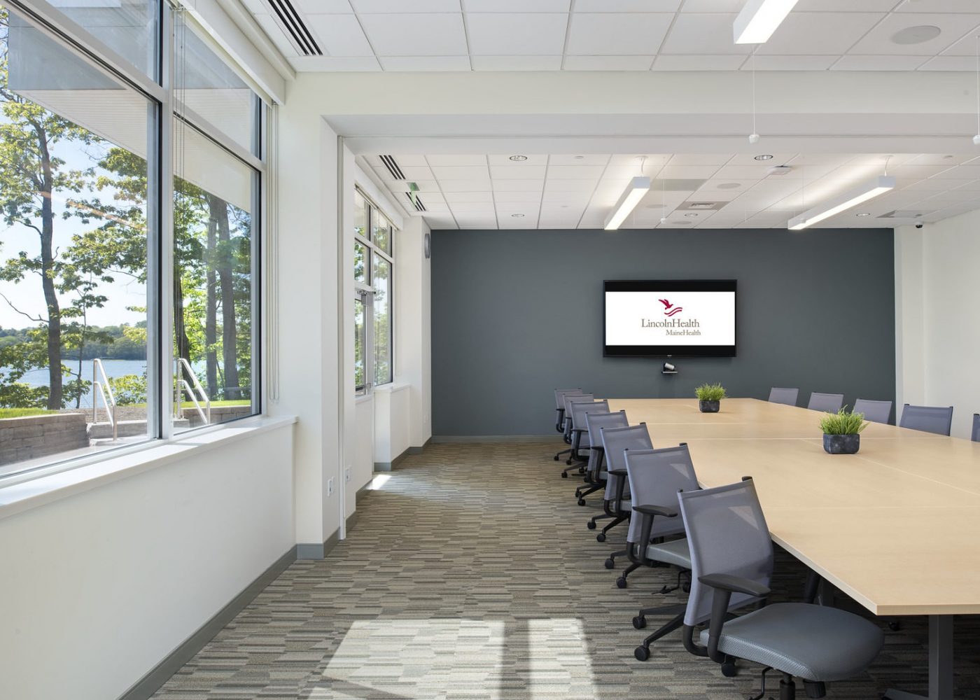 LHMOB_N6_e4hweb-1617x1080