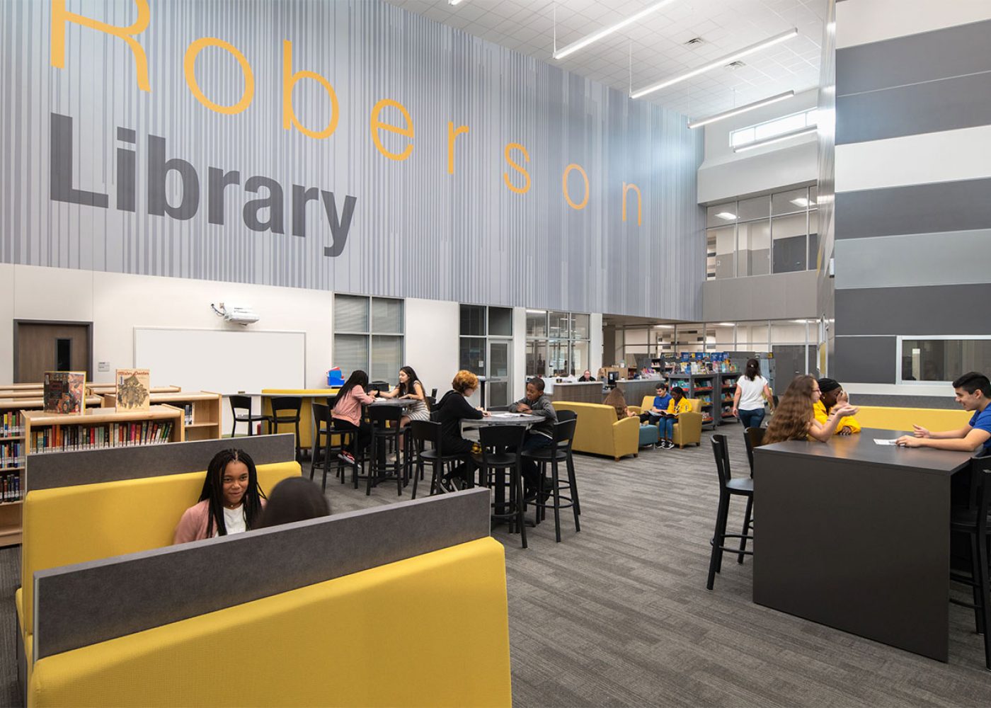 Library_Roberson-Middle-School_Spring-ISD_01_MedRes