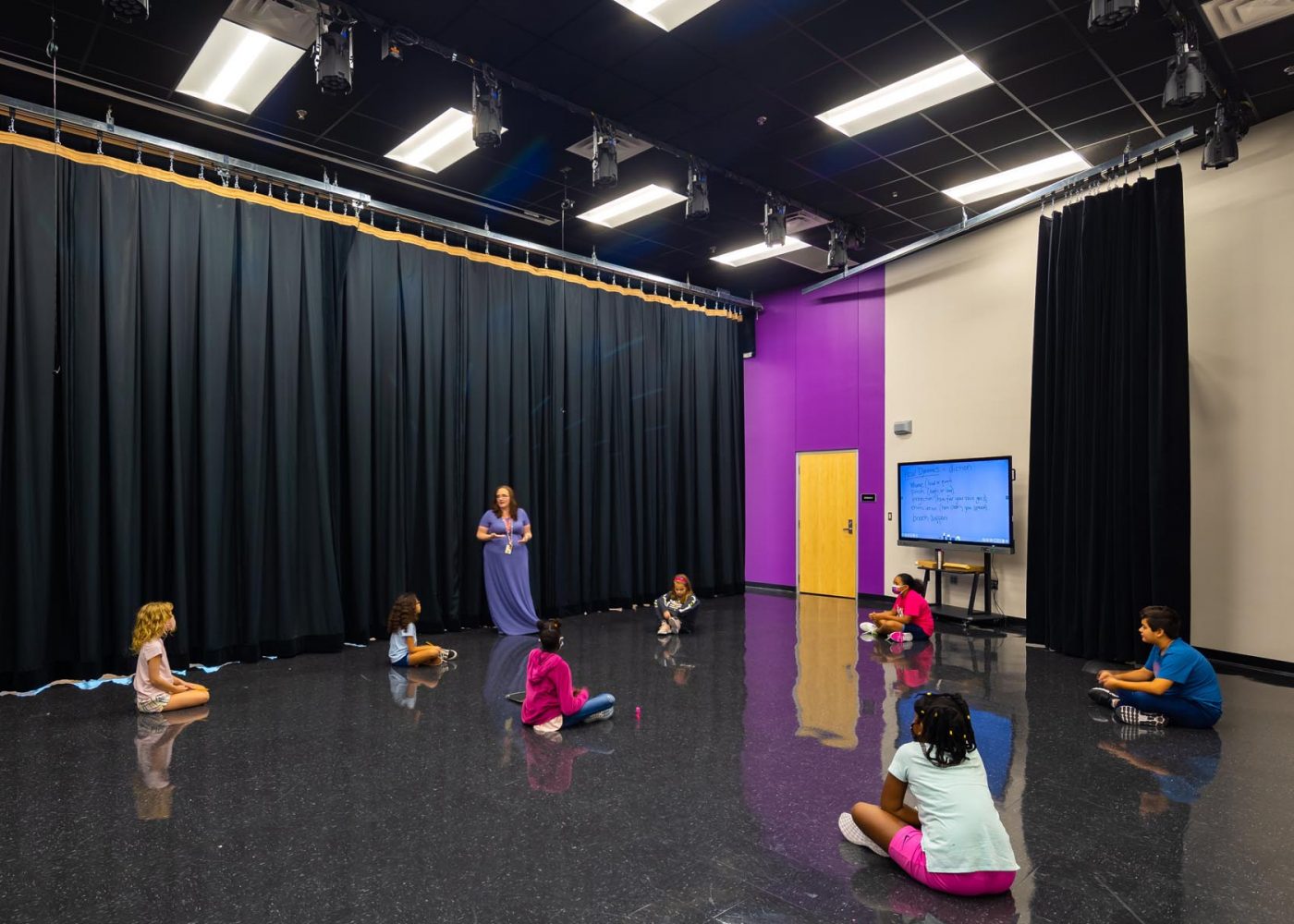 Stage_Theater_Norwood-ES_Mansfield-ISD_02_lowres