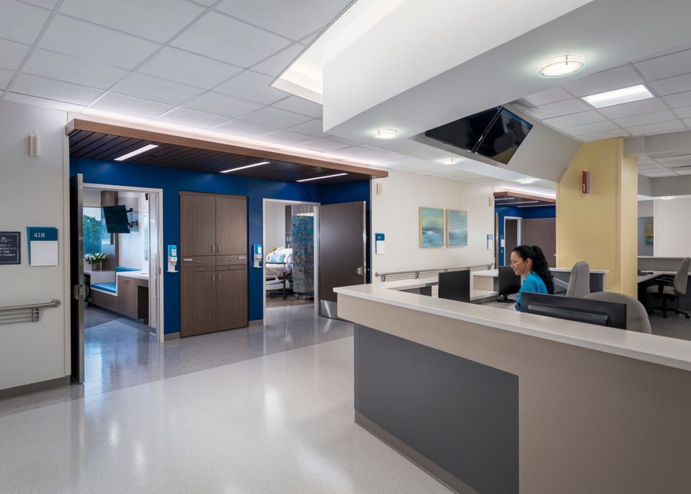 Interior design image of Virginia Hospital Center 4th Floor Patient Unit by Jeffrey Sauers of CPI Productions