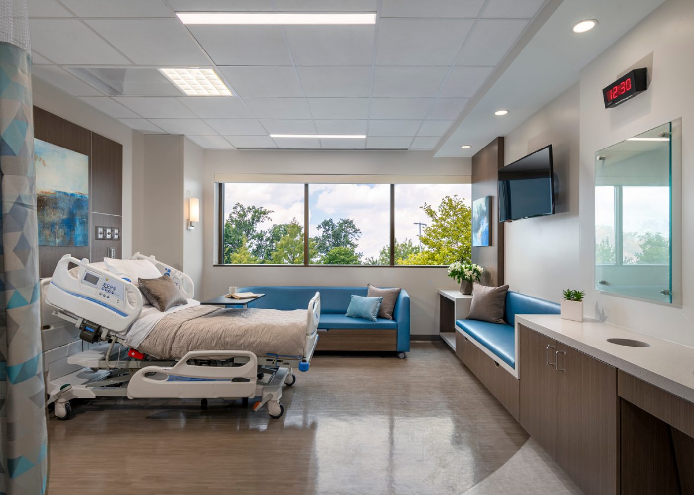 Interior design image of Virginia Hospital Center 4th Floor Patient Unit by Jeffrey Sauers of CPI Productions