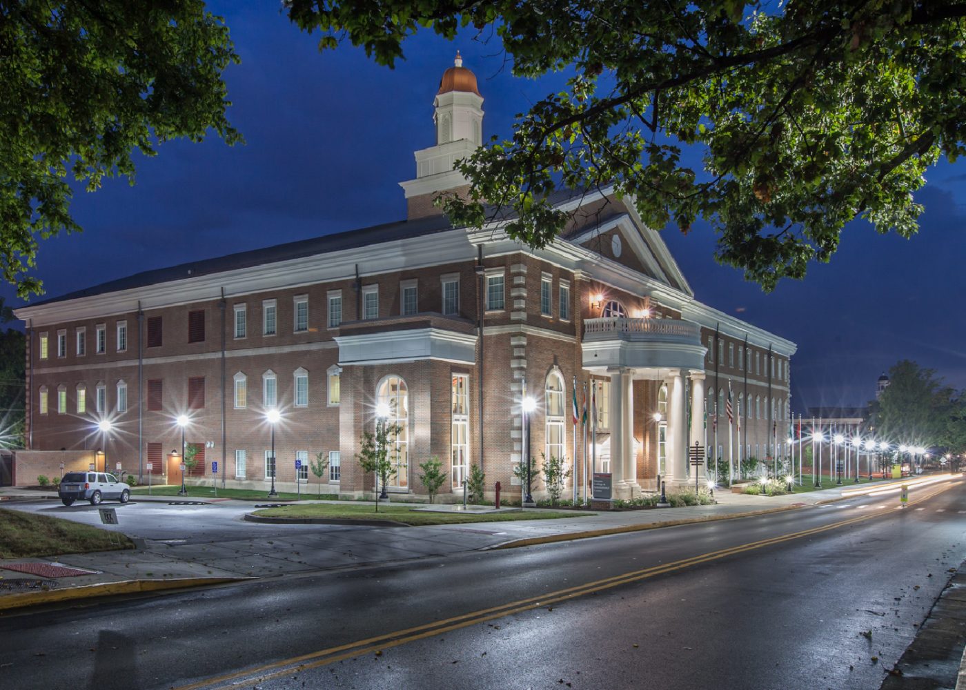 higher education building at nighttime|higher education meeting table space|higher education building coffee shop|higher education honors college interior design||||||